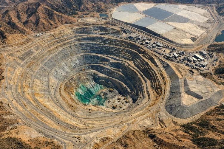 Open pit mine monitoring with satellite imagery