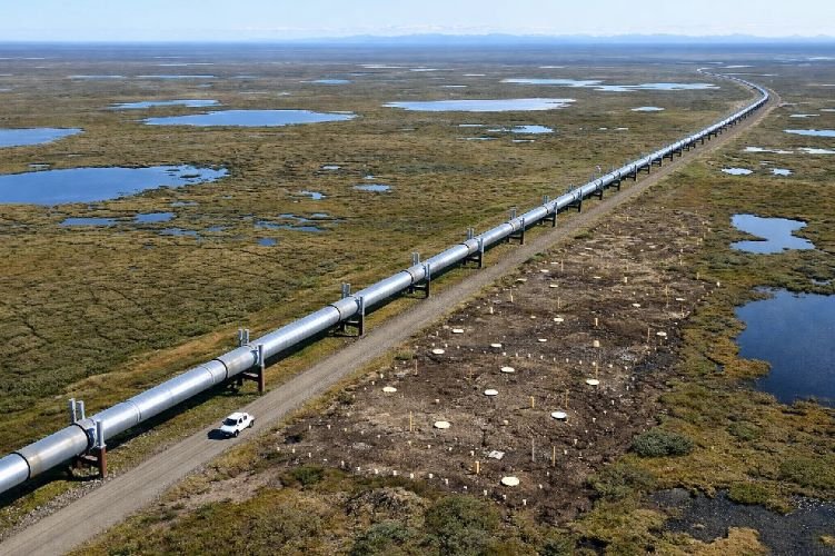 Pipeline monitoring and oil gas satellite surveillance